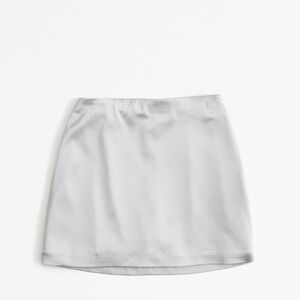 A&F Scarlett Satin Sculpt Mini Skort